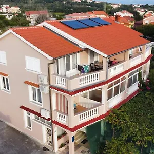 Gasthof 239, Lopar